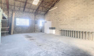 Local industriel  150 m² à louer à Rognonas (13870)
