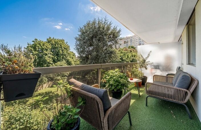 SURESNES • HAUTS-DE-SEINE (92) • 5 PIÈCES • 118 m² • VUE SUR PARIS MAGIFIQUE • PARKING • CAVE • PROCHE TRANSPORTS — photo 3