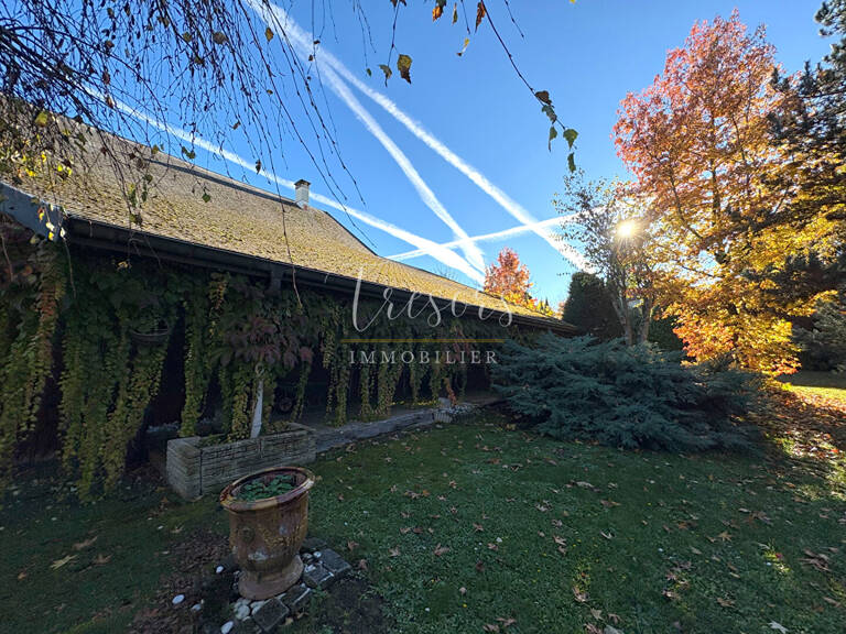 VIEUGY Maison de 140m2 au sol et 190m2 de surface supplémentaire aménageable — photo 1