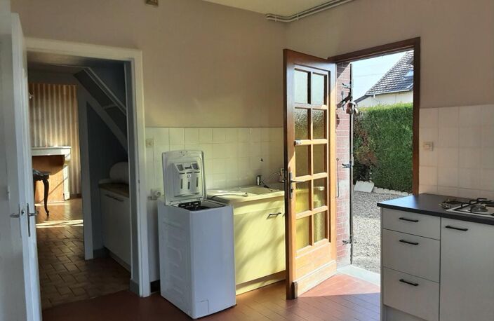 MAISON MITOYENNE SUR 2 NIVEAUX AVEC POTENTIEL D'AGRANDISSEMENT OU CRÉATION DE LOGEMENT SUPPLÉMENTAIR GARAGES ET DÉPENDANCES — photo 3