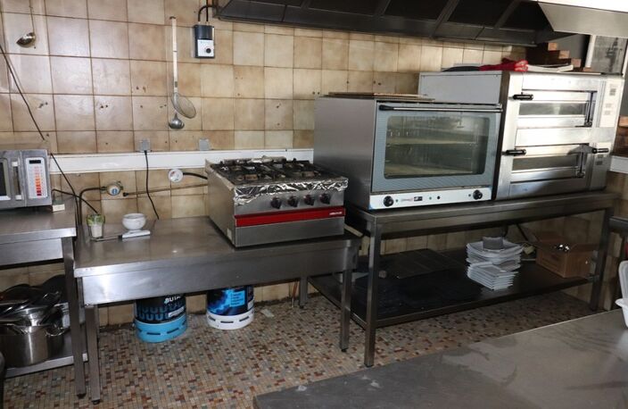 LOCAUX 158M² DE RESTAURANT PROXIMITE MARCHE DES HALLES DE ROCHEFORT 17300 — photo 4
