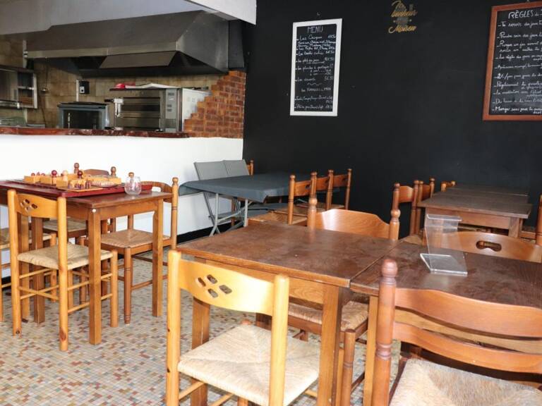 LOCAUX 158M² DE RESTAURANT PROXIMITE MARCHE DES HALLES DE ROCHEFORT 17300 — photo 1