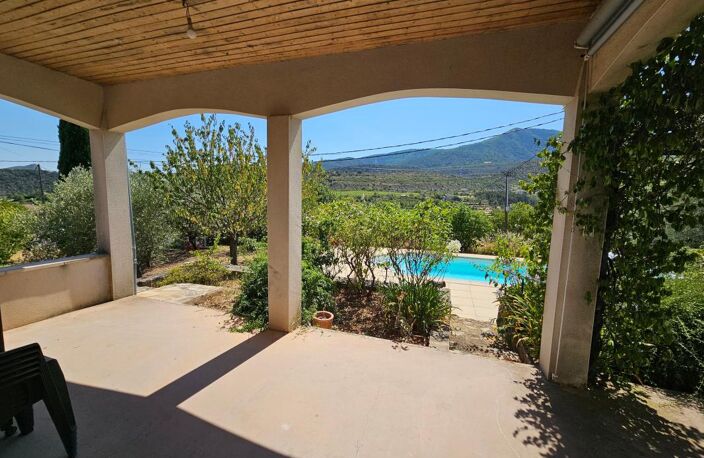 LES VANS – Posez vos valises à deux pas du centre des Vans ! (4 ch, Piscine, Garage) — photo 2