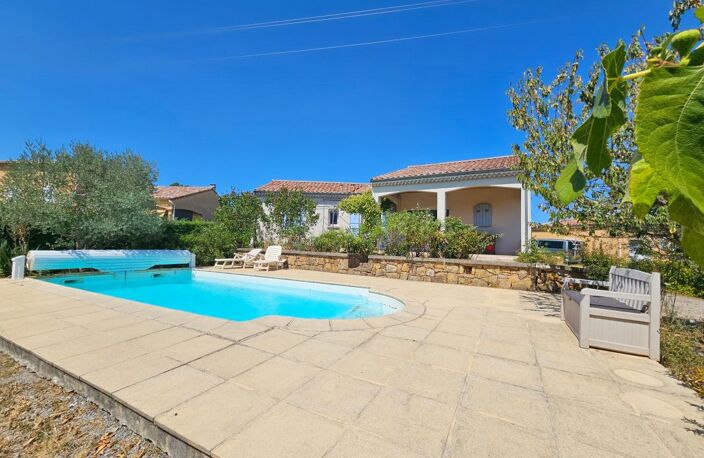 LES VANS – Posez vos valises à deux pas du centre des Vans ! (4 ch, Piscine, Garage) — photo 3