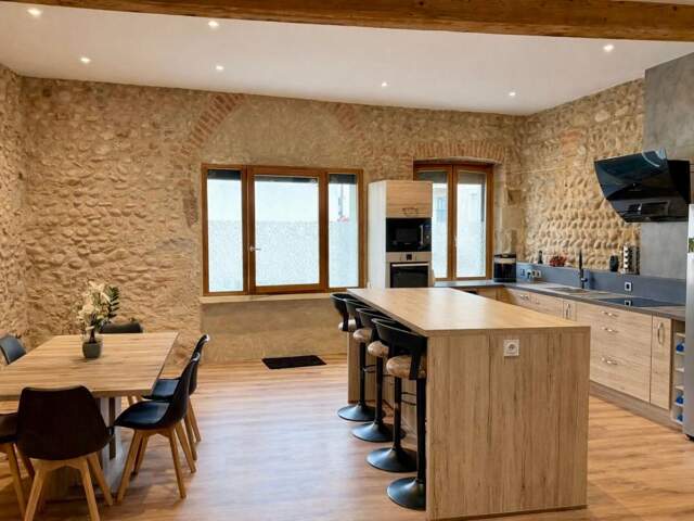 Appartement À Vendre — photo du bien