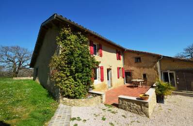 A vendre, secteur de Vic-Fezensac, Gers : Ensemble immobilier avec maison 4 chambres entièrement rénovée, plusieurs autres bâtiments avec toitures neuves (idéal gîte ou logement famille), piscine et jardin de 3 795m² — photo du bien
