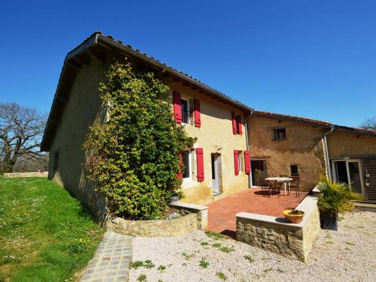 A vendre, secteur de Vic-Fezensac, Gers : Ensemble immobilier avec maison 4 chambres entièrement rénovée, plusieurs autres bâtiments avec toitures neuves (idéal gîte ou logement famille), piscine et jardin de 3 795m² — photo 1