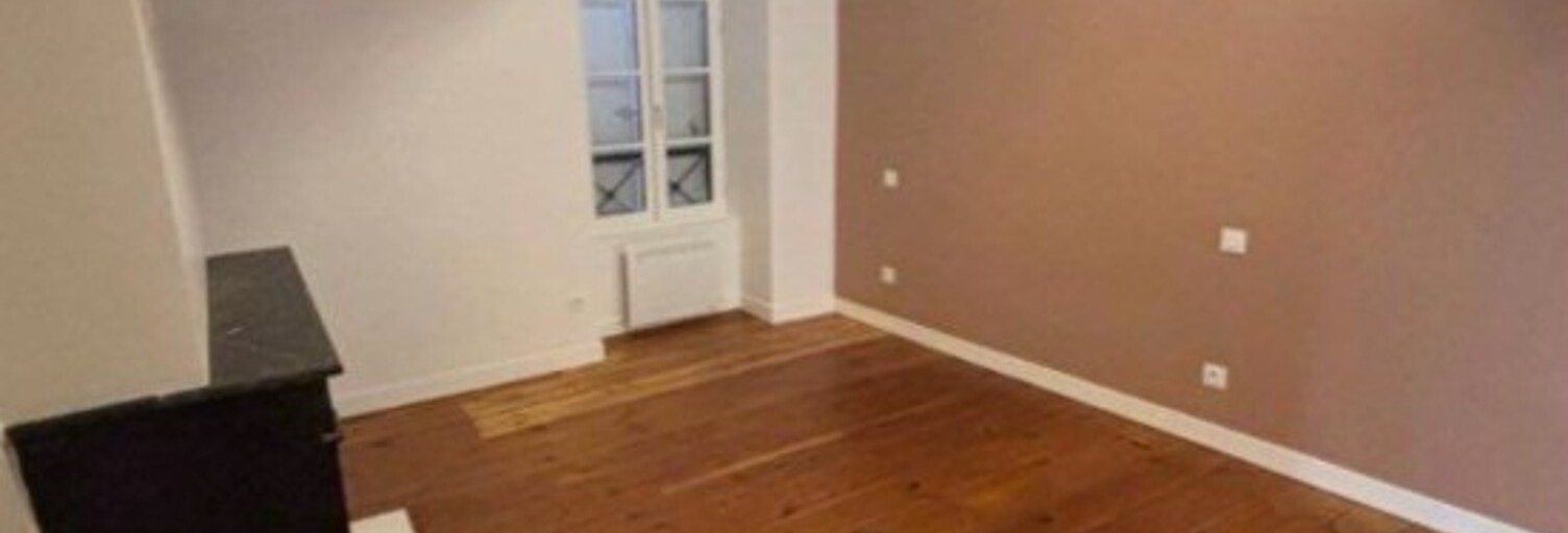 Maison 4 Pièces 95 m² à louer à Bourg (33710)