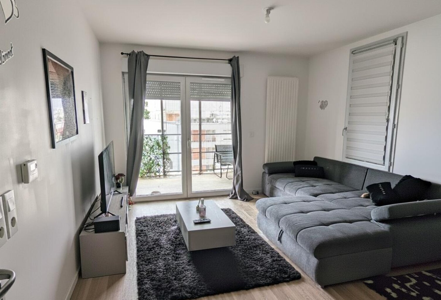 T2 VENDU LOUE avec terrasse et parking — photo 1