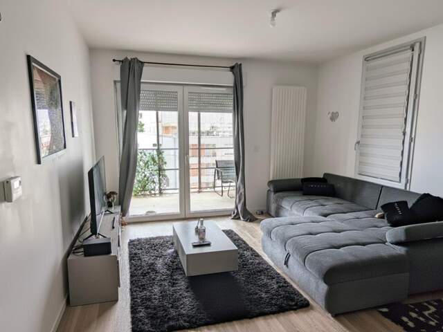 T2 VENDU LOUE avec terrasse et parking — photo du bien