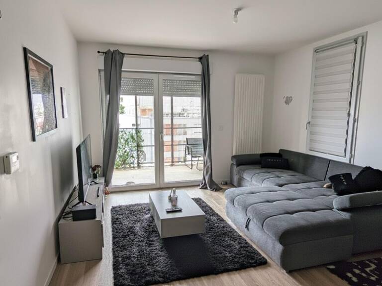 T2 VENDU LOUE avec terrasse et parking — photo 1