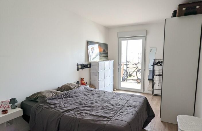 T2 VENDU LOUE avec terrasse et parking — photo 3