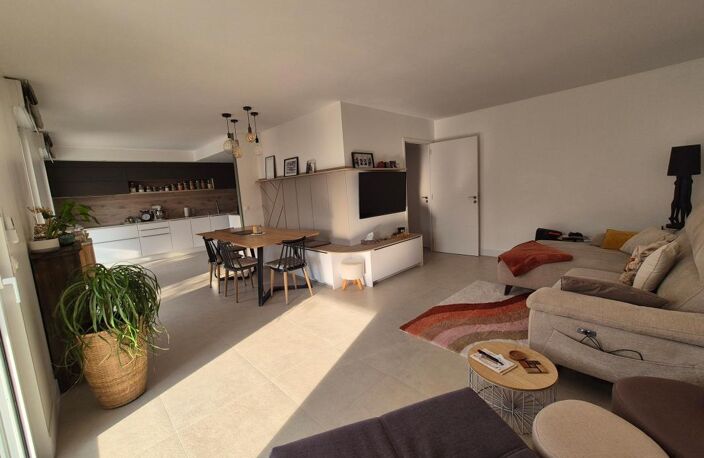 Tonnay-Charente, maison plain pied avec garage et jardin — photo 2