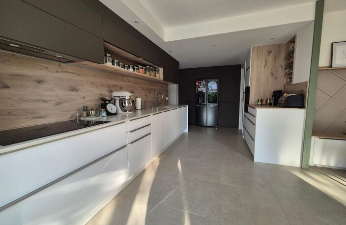 Tonnay-Charente, maison plain pied avec garage et jardin — photo 4