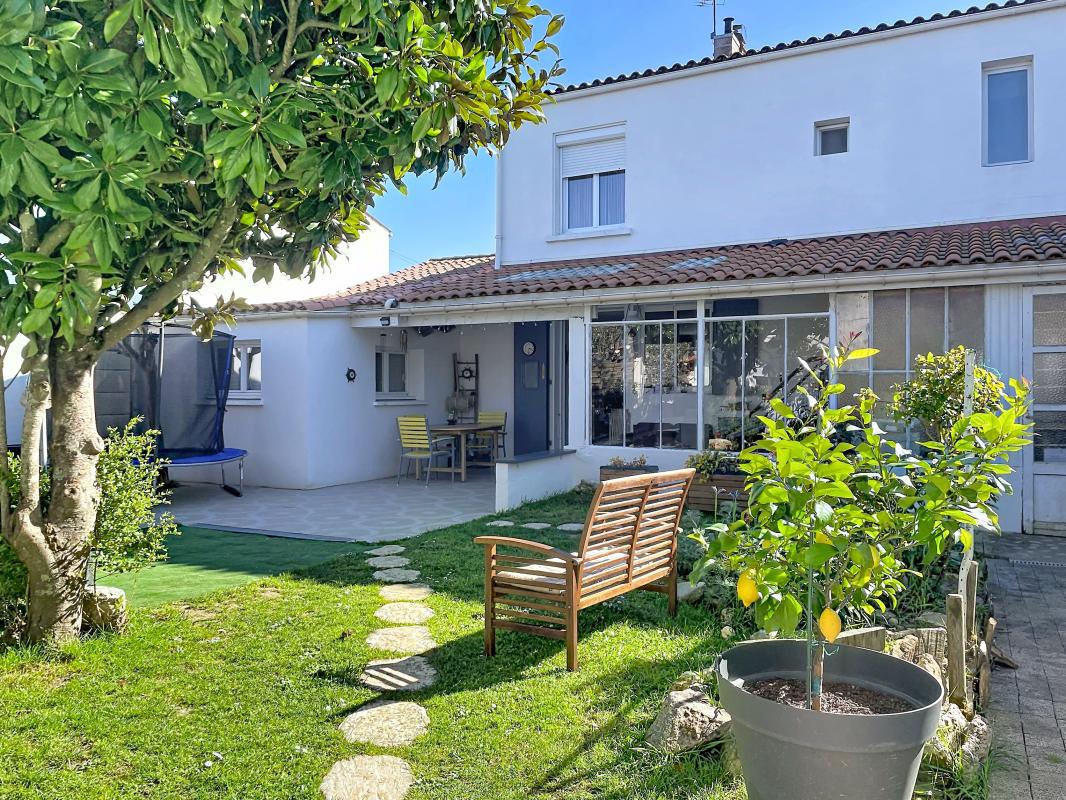 Villa / Maison  T4 à vendre Rochelle (La) 17000