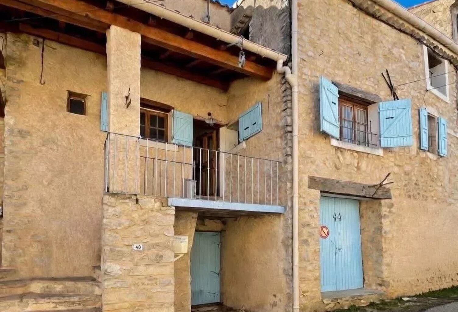 REVEST DU BION - MAISON DE VILLAGE DE 105 M² HABITABLES AVEC JAR — photo 1