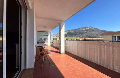 Appartement T4 -100 m² avec grande terrasse — photo du bien