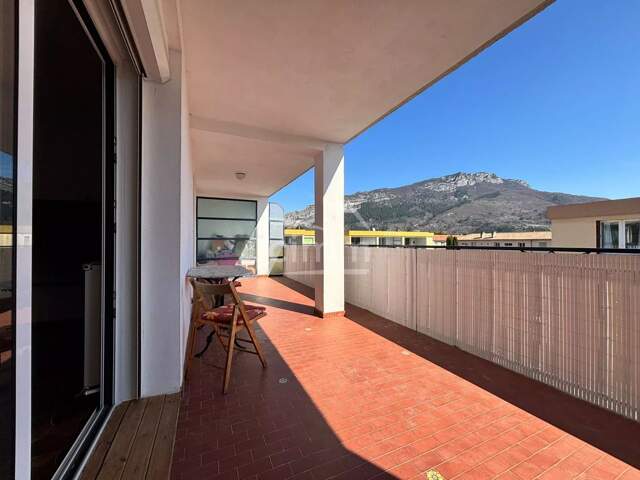 Appartement T4 -100 m² avec grande terrasse — photo du bien