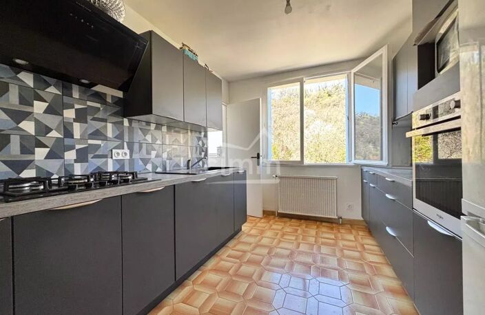 Appartement T4 -100 m² avec grande terrasse — photo 2