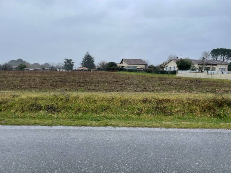 Terrain à bâtir à Saint-Médard-en-Jalles (33160) — photo 1