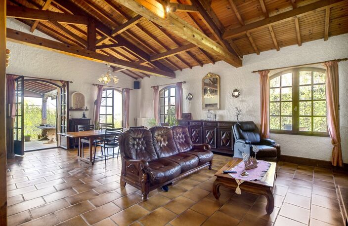Maison 220m² à Pechbonnieu – Terrain arboré 1800m² piscinable avec vue — photo 2