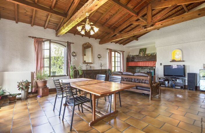 Maison 220m² à Pechbonnieu – Terrain arboré 1800m² piscinable avec vue — photo 5