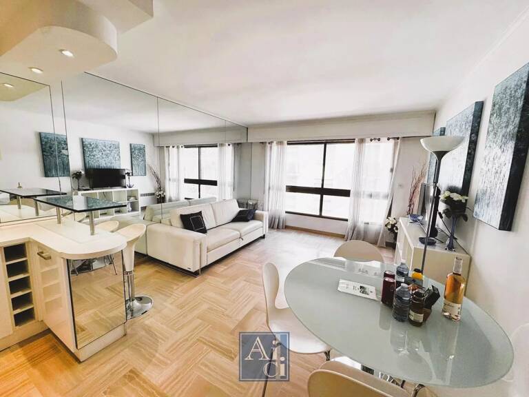 Cannes Gray d'Albion Appartement 2 pièces — photo 1