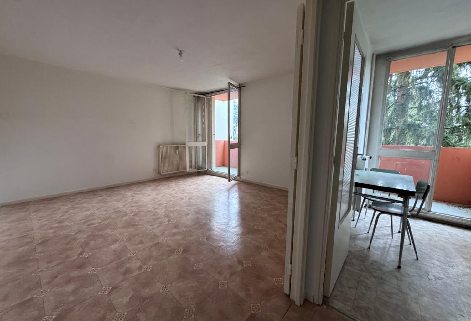 Côté pavée- La Terrasse, Appartement T1 bis 36m²+ CAVE ET PARKING — photo 1