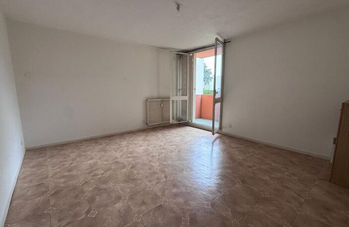 Côté pavée- La Terrasse, Appartement T1 bis 36m²+ CAVE ET PARKING — photo 3