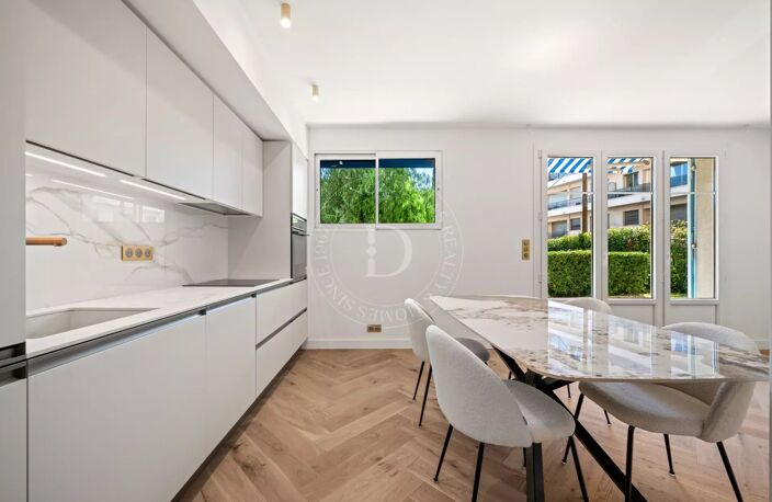 Appartement 3 pièces au centre-ville avec accès direct au jardin — photo 2