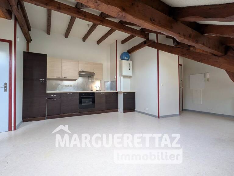 Appartement T2 dernier étage centre village — photo 1