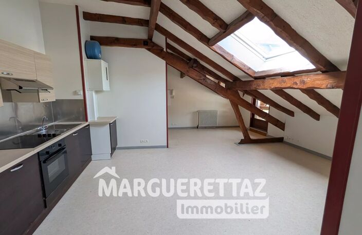 Appartement T2 dernier étage centre village — photo 2