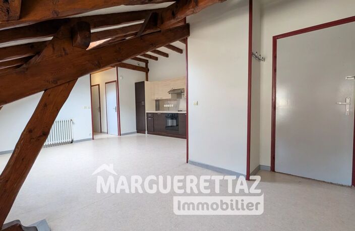 Appartement T2 dernier étage centre village — photo 3