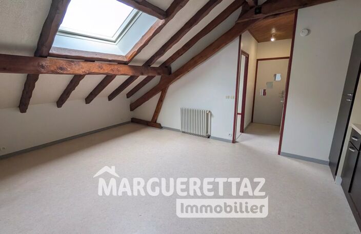 Appartement T2 dernier étage centre village — photo 4