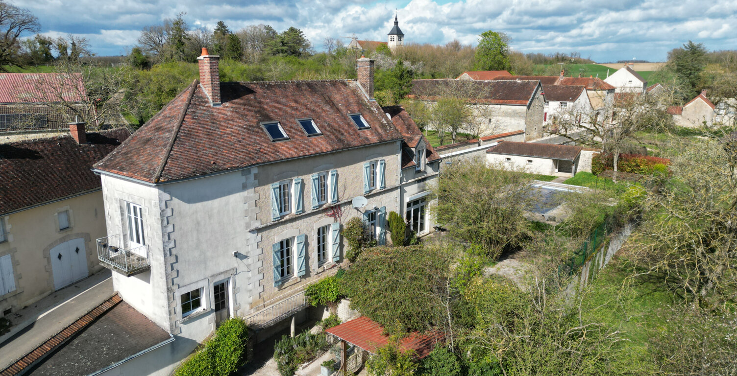 Proprièté en coeur de village de 8 pièces et 248m2 hab, 6 ch — photo 1