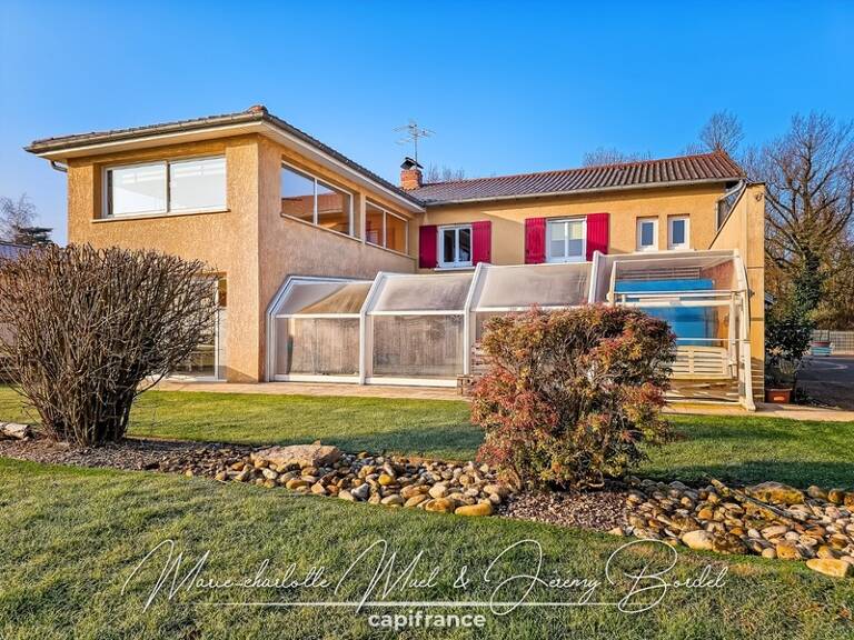 Maison avec hangar, piscine couverte et chalet aménagé — photo 1