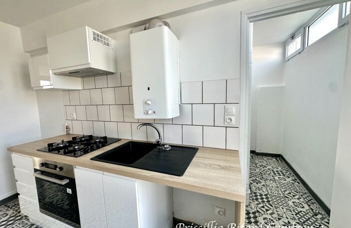 Appartement T4 en rez-de-chaussée avec jardin privatif et cave — photo 4