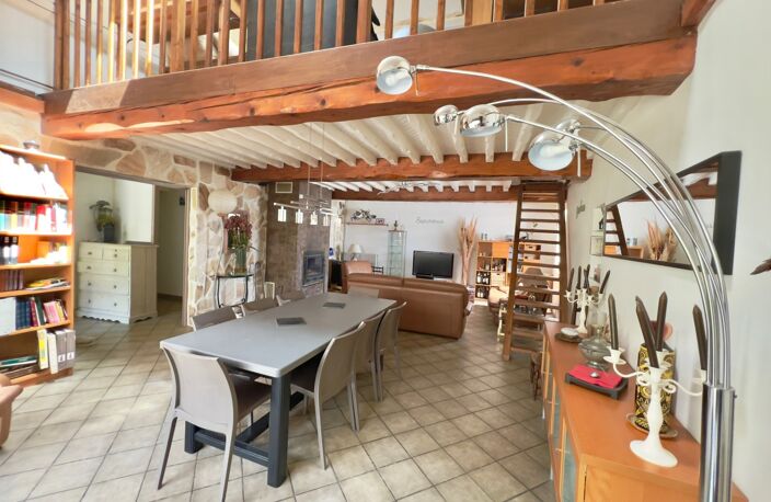 Maison de charme de 151 m² – 4 chambres, jardin, dépendances et beaux volumes à Varennes-sur-Morge — photo 5