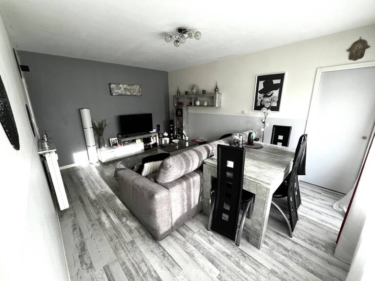 à vendre LONGVIC (21) appartement T4 72 m² avec grande terrasse et place de parking — photo 1