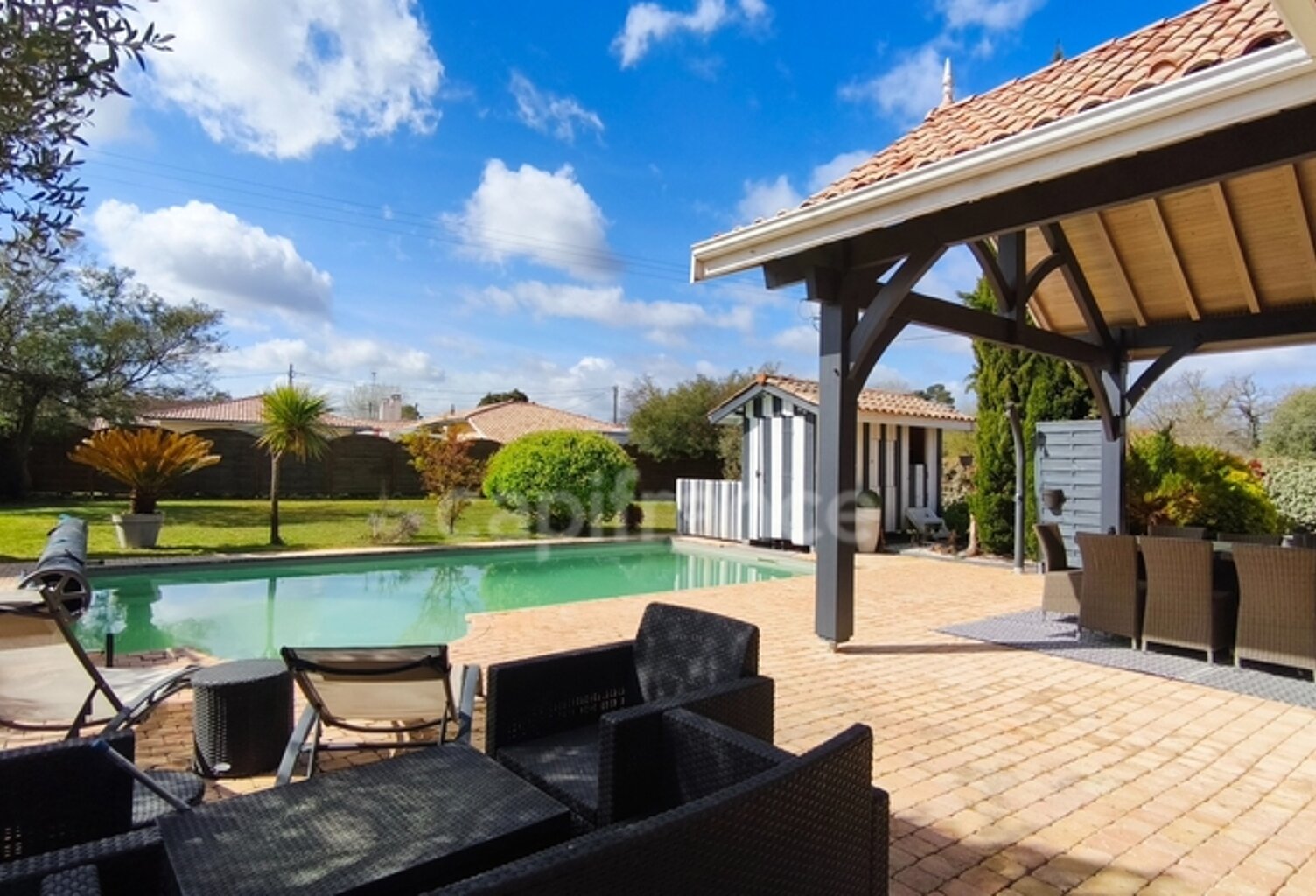Maison familiale avec piscine sur terrain de 1280 m² SANGUINET — photo 1