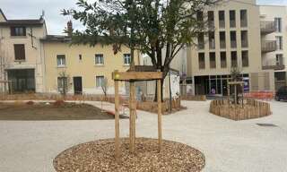 Commerce 1 Pièce 74 m² à louer à Rillieux-la-Pape (69140)