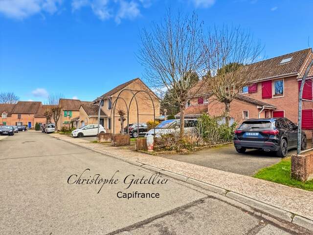 Maison 5 pièces, 4 chambre et bureau - jardin, garage, résidence sécurisée — photo du bien