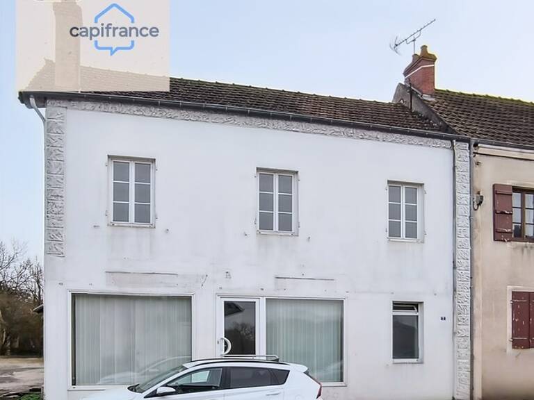 Immeuble  au cœur du bourg – Fort potentiel d’aménagement — photo 1