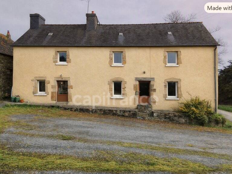 Corps de ferme de 333 m2 au total avec vie de plain pied possible, dépendances et situé idéalement entre Rostrenen et Carhaix — photo 1