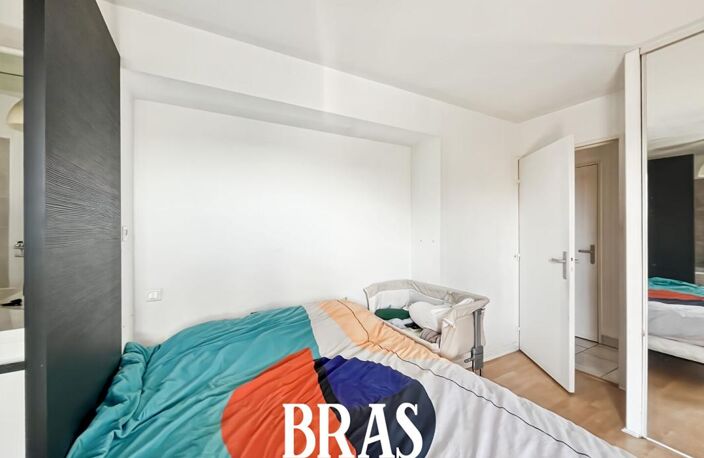 ROUTE DE SAINTE LUCE - T4 avec garage et balcon — photo 4