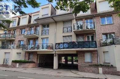 Appartement 3 pièces 735 €