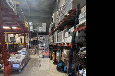 Local industriel  17031 €