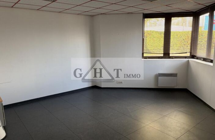 BUREAUX À VENDRE — photo 3