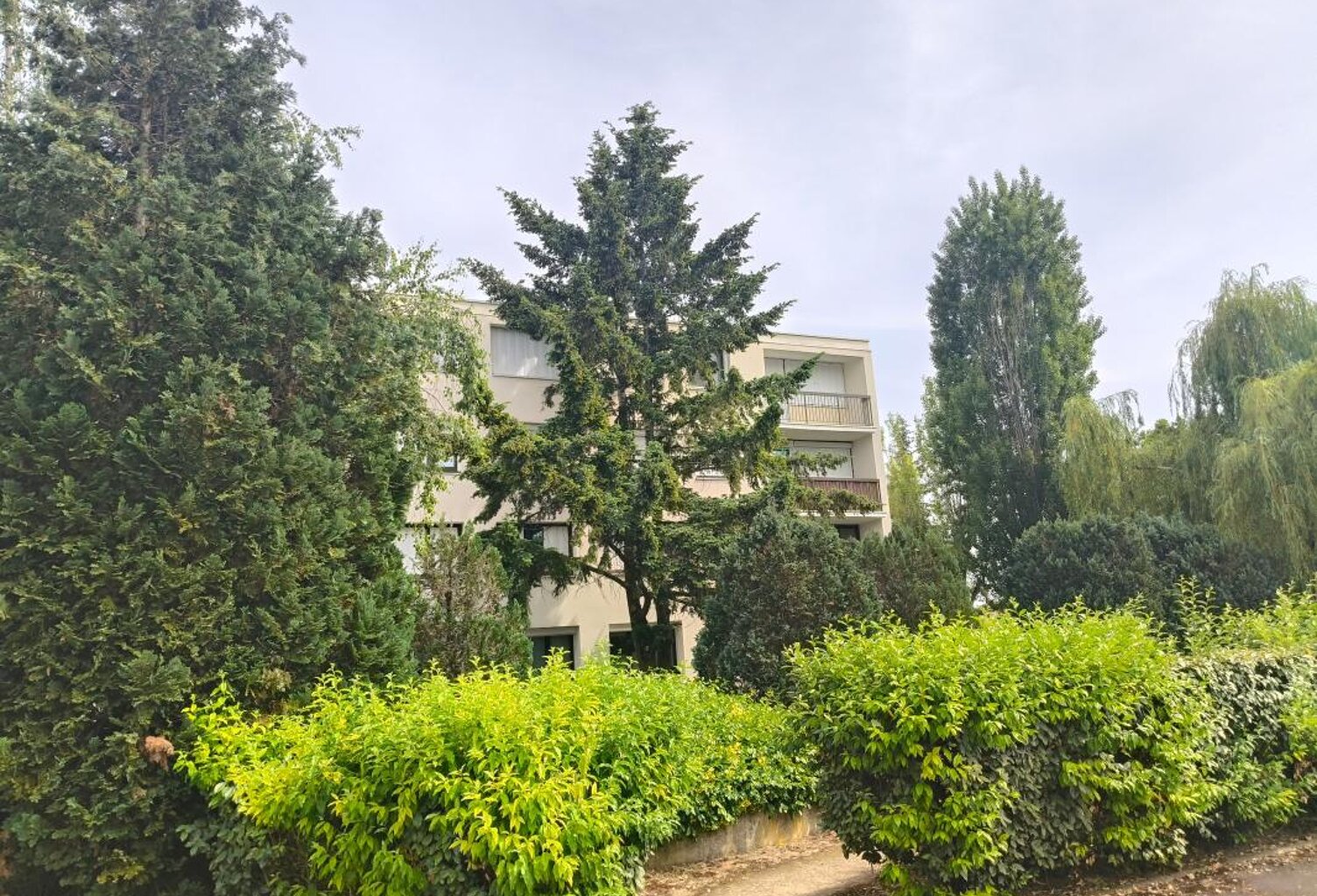 Appartement  F5 , 98m2 avec 4 chambres et balcon — photo 1