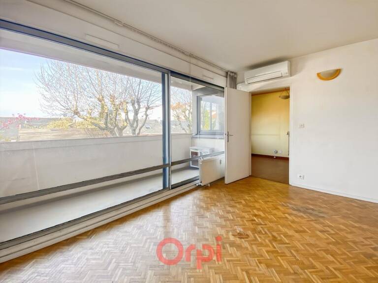 Appartement avec bacon à vivre et garage — photo 1